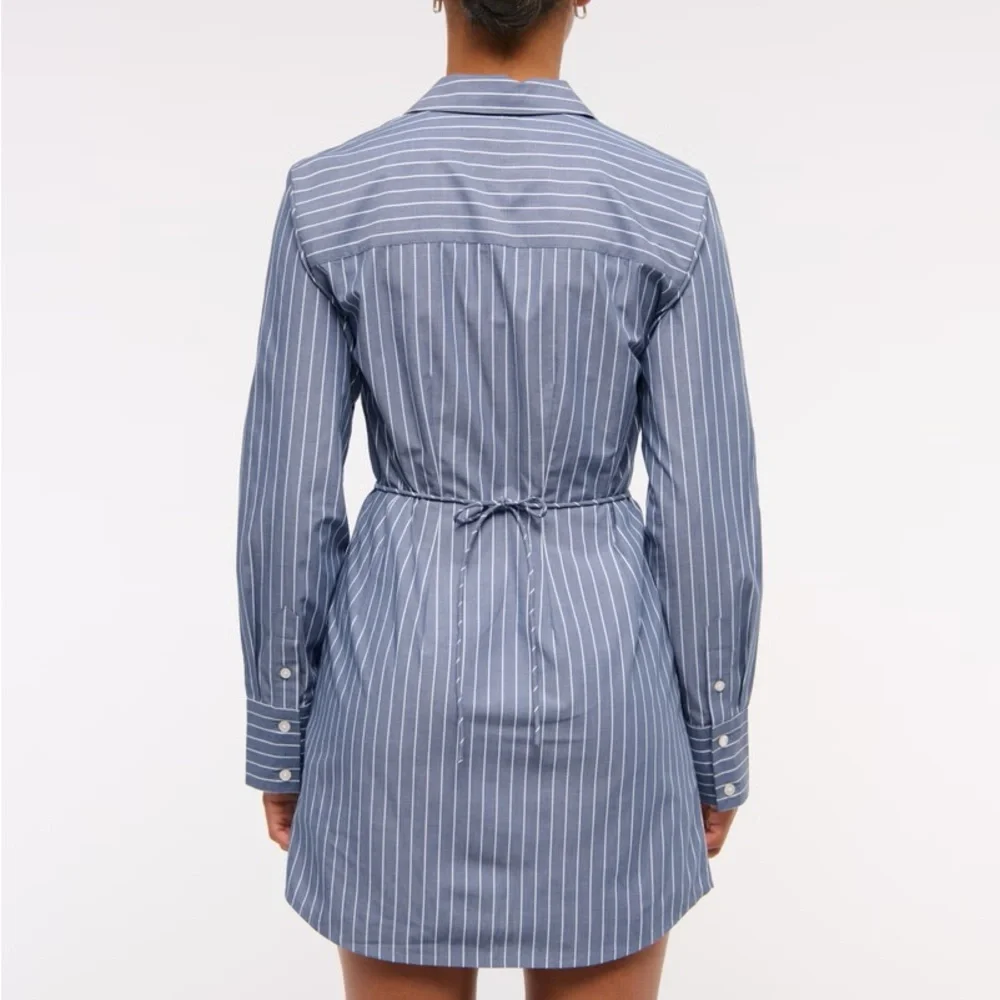 NWT Abercrombie Fitted Long-Sleeve Mini Shirt Dress - Picture 2 of 5